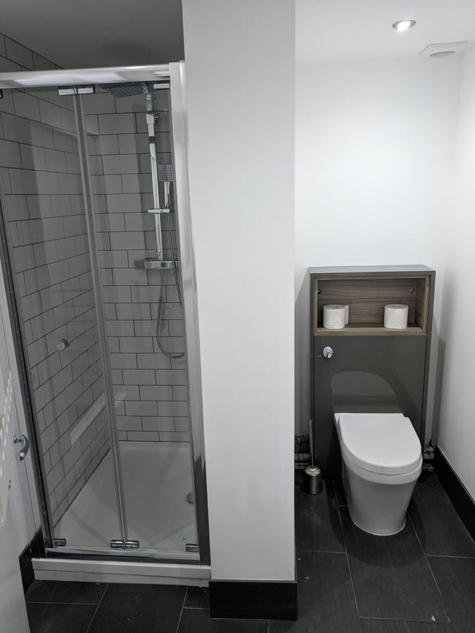 Kapsule Apartments Ливърпул Екстериор снимка