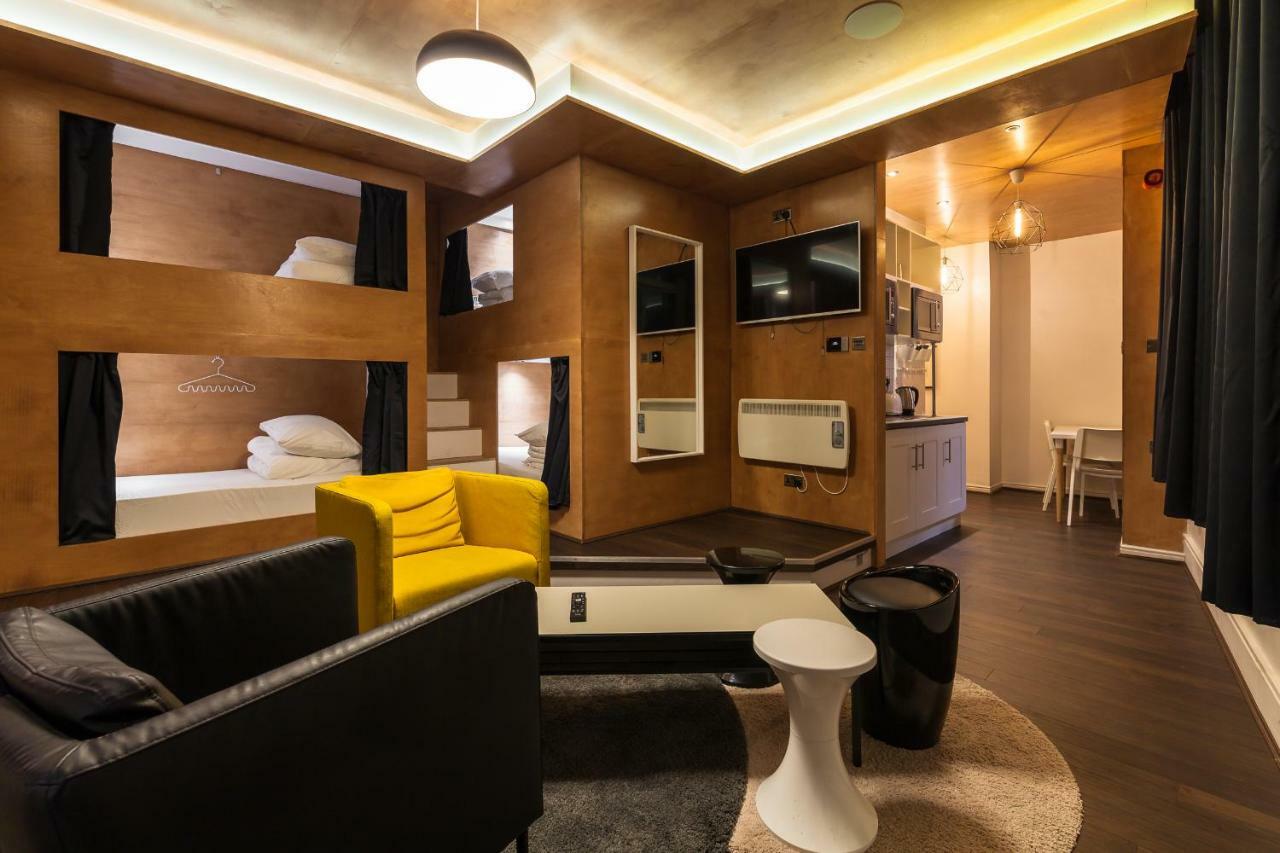 Kapsule Apartments Ливърпул Екстериор снимка