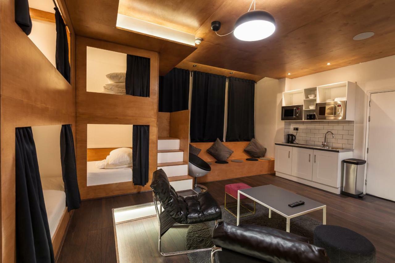 Kapsule Apartments Ливърпул Екстериор снимка