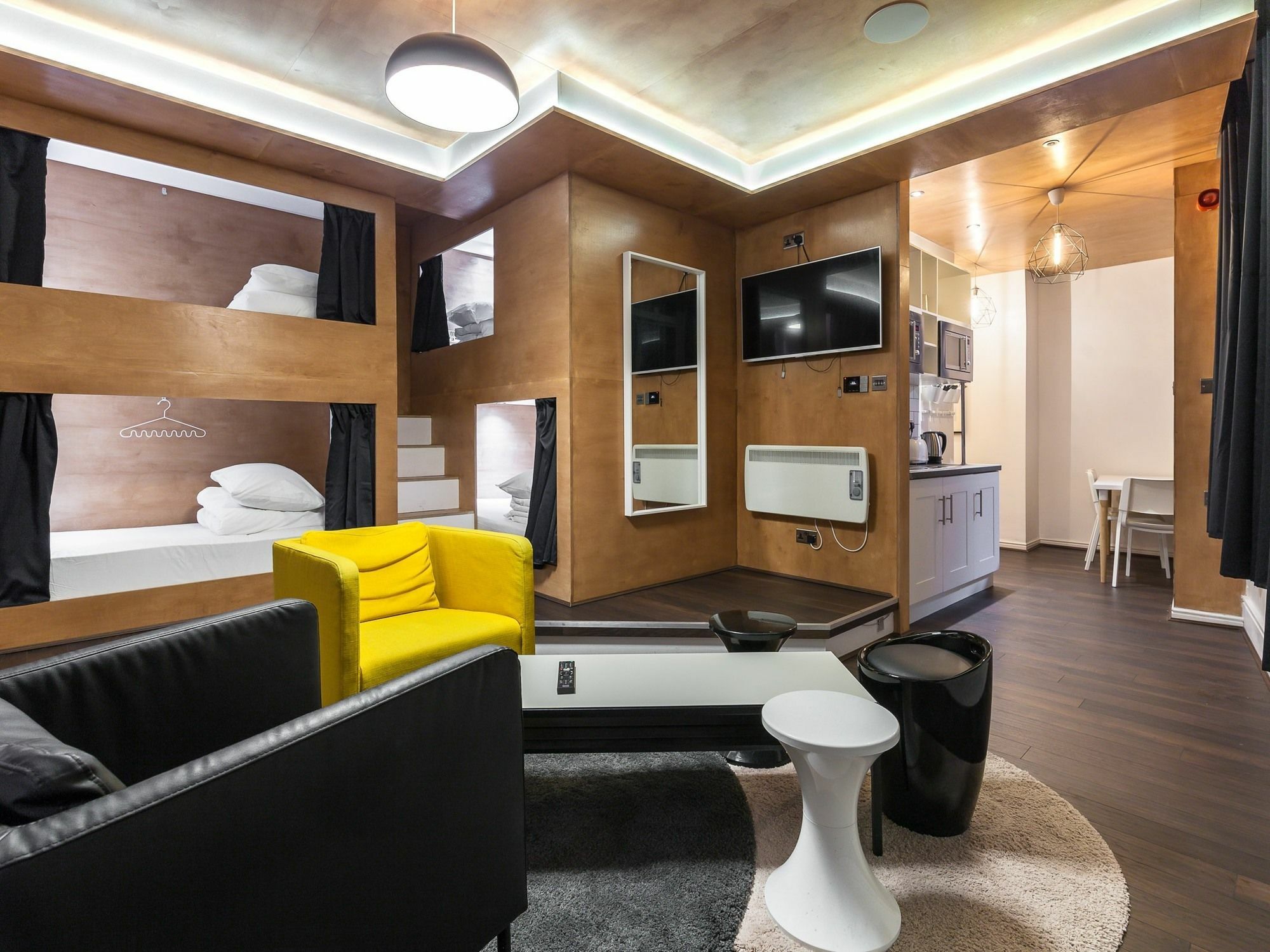 Kapsule Apartments Ливърпул Екстериор снимка