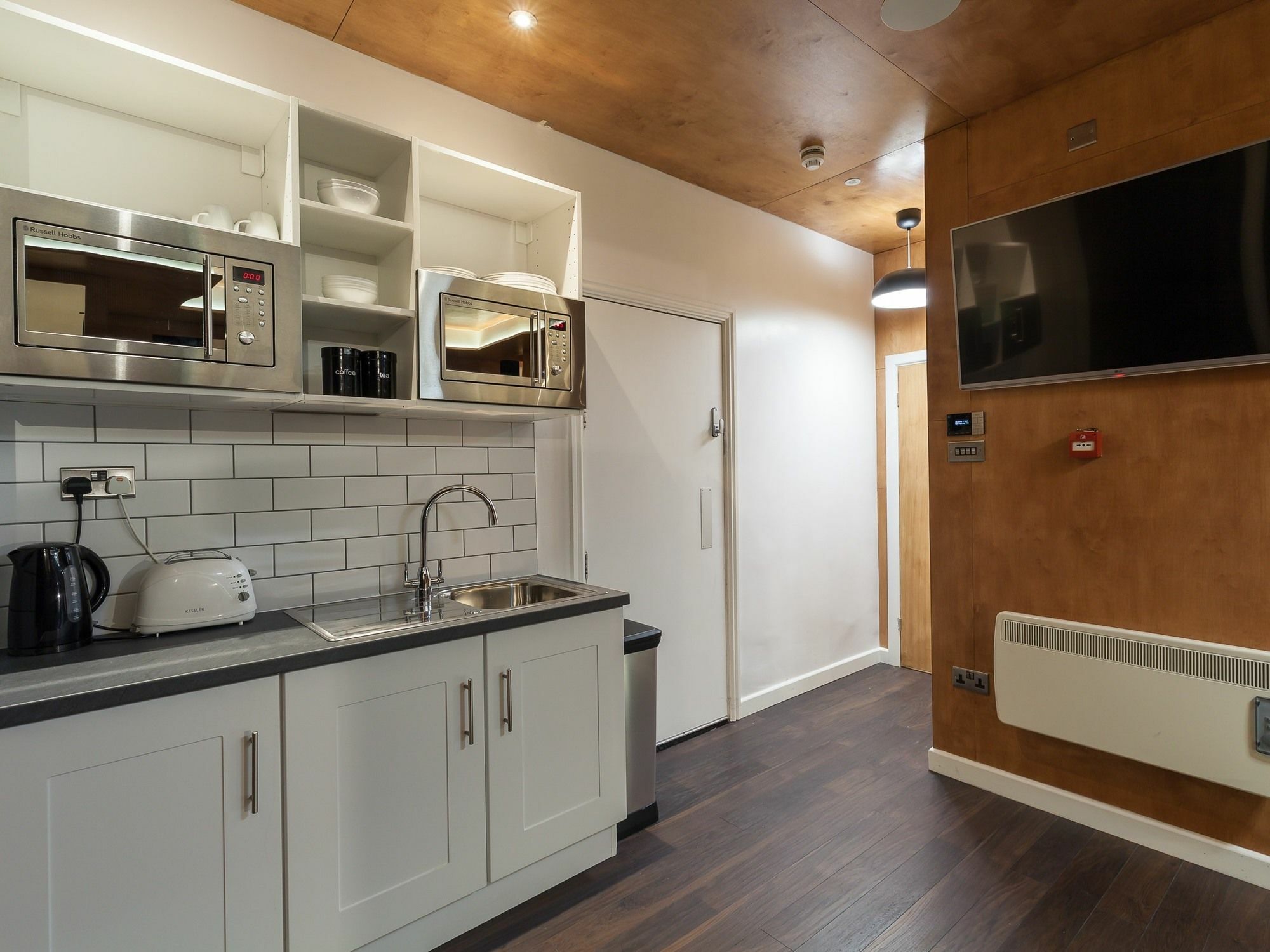 Kapsule Apartments Ливърпул Екстериор снимка